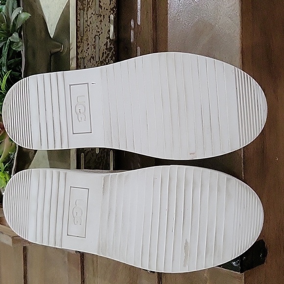 Ugg Sammie Sneaker Size 8 - Picture 4 of 4